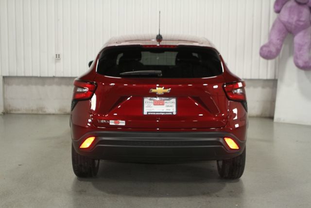 Used 2025 Chevrolet Trax LS w/ LS Convenience Package FWD image 29