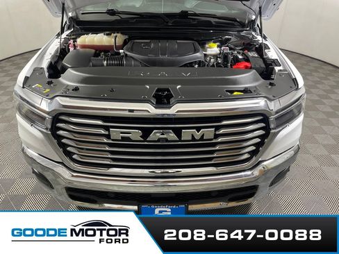 Used 2025 RAM 1500 Laramie AWD/4WD image 26