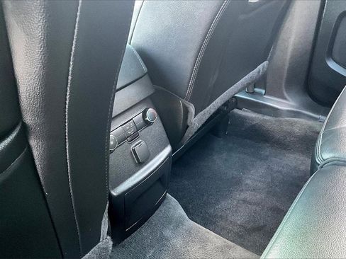 Used 2017 Ford Explorer XLT w/ XLT Technology Feature Bundle image 10