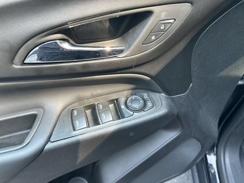 Used 2024 Chevrolet Equinox LT FWD image 15