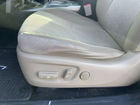 Used 2014 Toyota 4Runner SR5 image 21