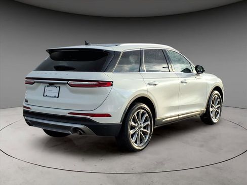 Certified 2021 Lincoln Corsair Standard w/ Premium Package image 9