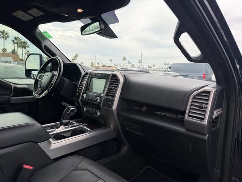 Used 2015 Ford F150 Platinum w/ Equipment Group 701A Luxury RWD image 26