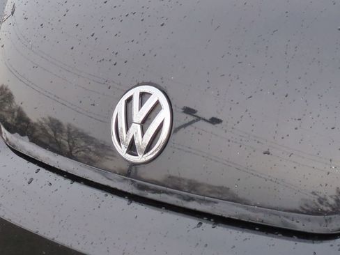 Used 2017 Volkswagen Beetle 1.8T SE image 13