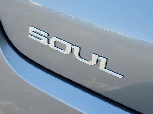Used 2025 Kia Soul LX FWD image 6