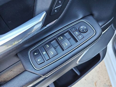 Used 2024 RAM 1500 Laramie image 29
