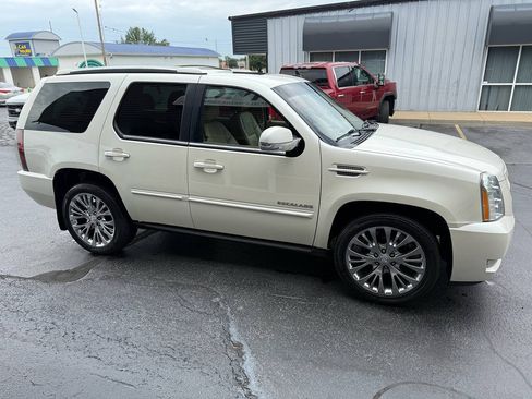 Used 2014 Cadillac Escalade Premium AWD/4WD image 5