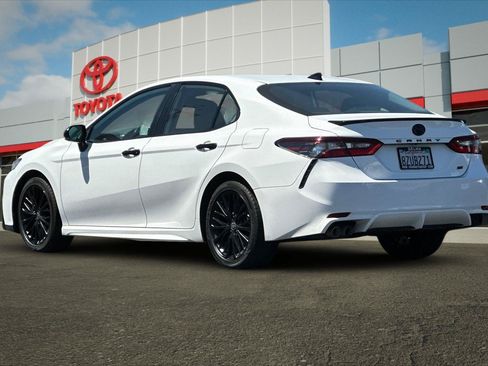 Certified 2022 Toyota Camry SE w/ Convenience Package FWD image 4