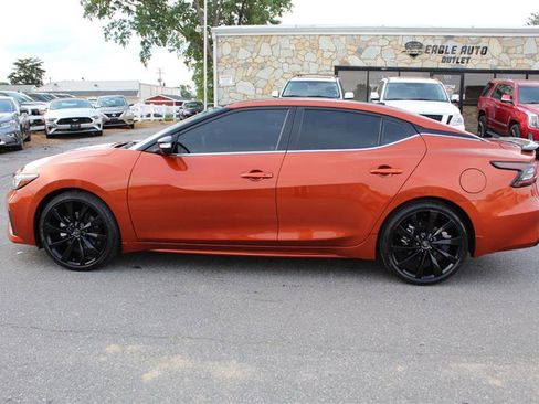 Used 2021 Nissan Maxima SR w/ Sport Mat Group FWD image 4