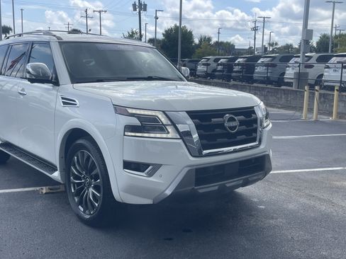 Used 2023 Nissan Armada Platinum w/ Captain's Chairs Package AWD/4WD image 3