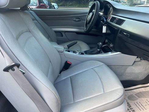 Used 2011 BMW 328i Convertible image 11