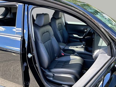 Used 2025 Honda HR-V EX-L image 8