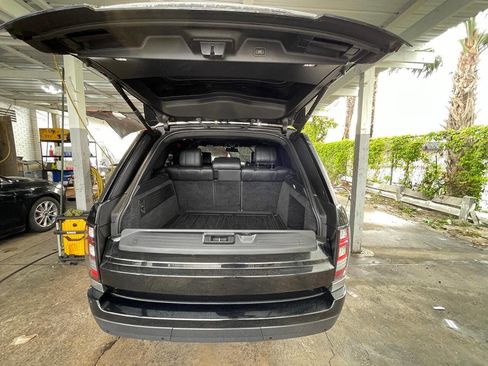 Used 2016 Land Rover Range Rover HSE image 19