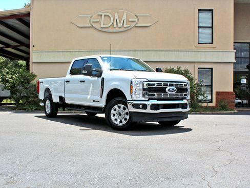 Used 2024 Ford F250 XLT image 3
