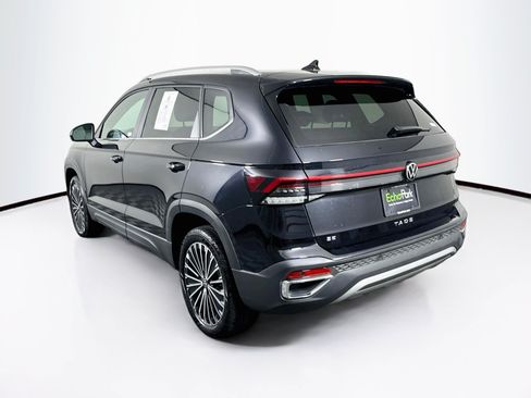 Used 2026 Volkswagen Taos SE FWD image 5