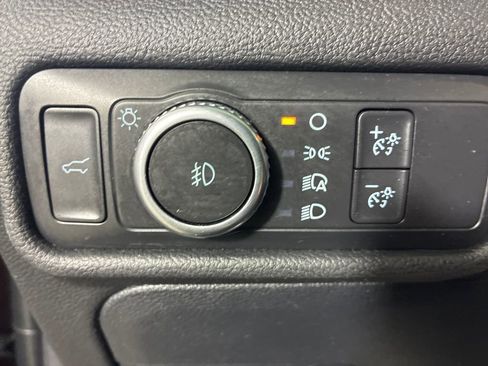 Used 2020 Ford Explorer XLT w/ Equipment Group 202A AWD/4WD image 22