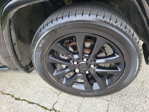 Used 2019 Jeep Grand Cherokee Altitude image 33