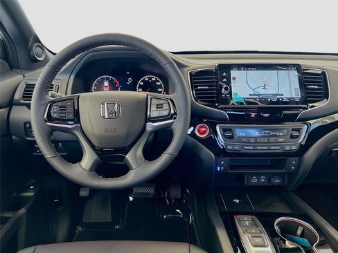 New 2026 Honda Ridgeline Black Edition image 2