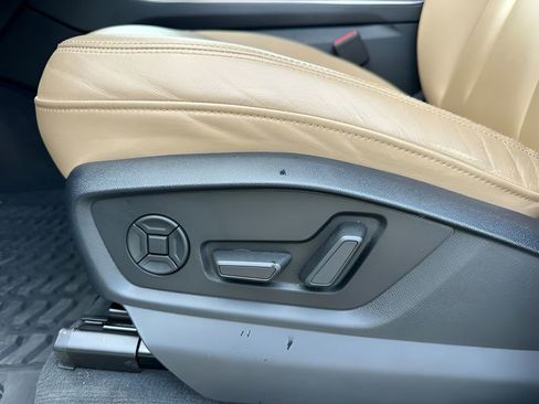 Used 2020 Audi Q8 Premium AWD/4WD image 11