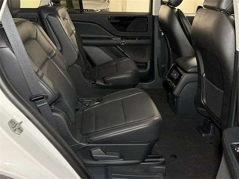 New 2025 Lincoln Aviator Premiere image 11