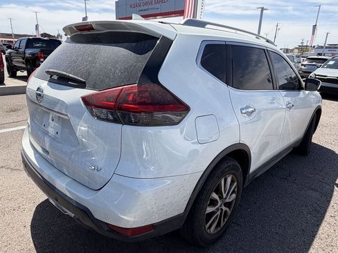 Used 2020 Nissan Rogue SV FWD image 10