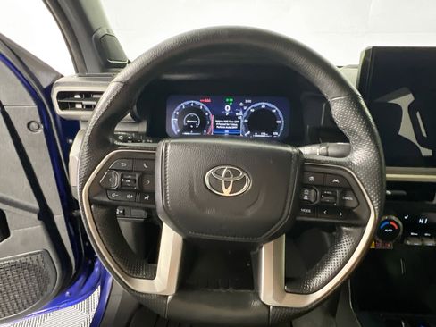 Used 2024 Toyota Tacoma TRD Off-Road image 17