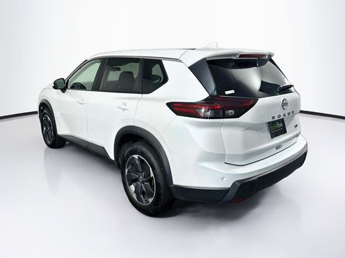 Used 2024 Nissan Rogue SV FWD image 5