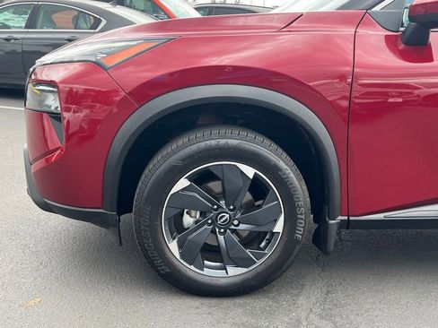 Used 2024 Nissan Rogue SV image 5