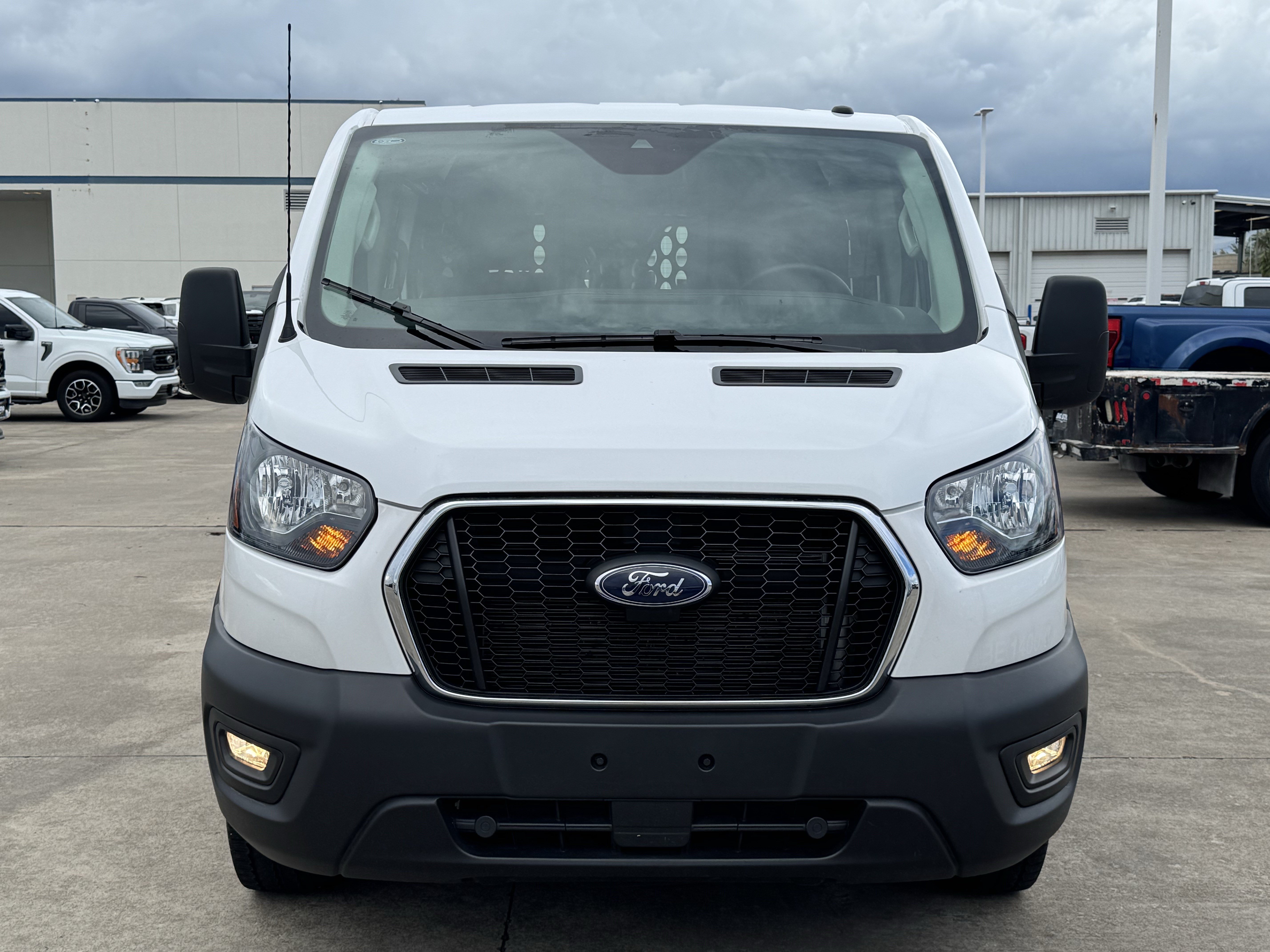 Used 2025 Ford Transit 250 Low Roof w/ Exterior Upgrade Package RWD image 10