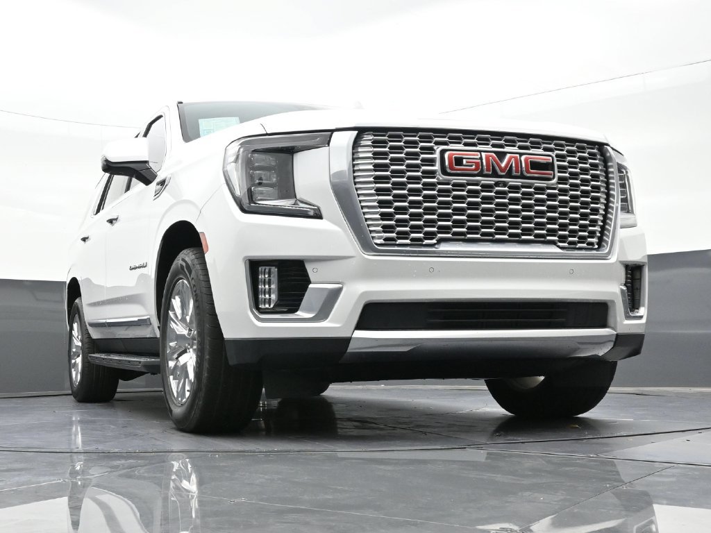Used 2021 GMC Yukon Denali w/ Advanced Technology Package AWD/4WD image 29