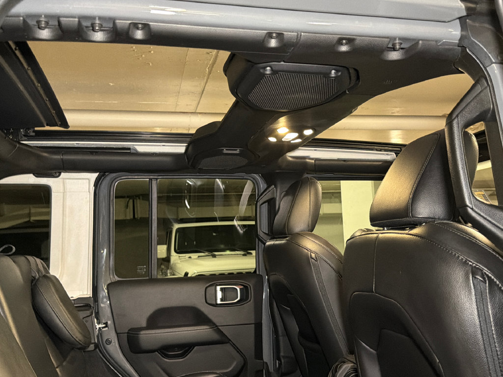 Used 2023 Jeep Wrangler Unlimited Sahara w/ Cold Weather Group AWD/4WD image 14