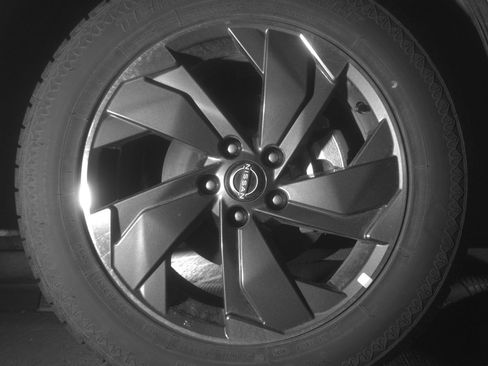 Used 2025 Nissan Rogue SV FWD image 13