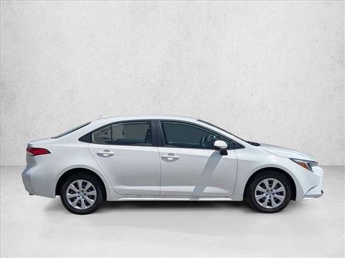 Used 2026 Toyota Corolla LE FWD image 4