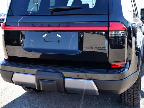 Used 2025 Lexus GX 550 image 11