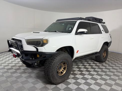 Used 2019 Toyota 4Runner TRD Off-Road Premium AWD/4WD image 3