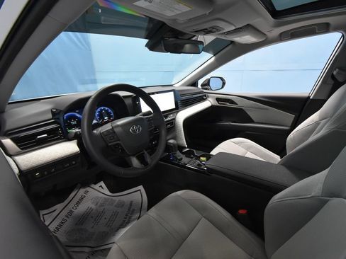 Used 2025 Toyota Camry XLE image 2