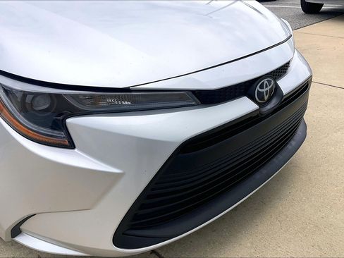 Used 2024 Toyota Corolla LE FWD image 34