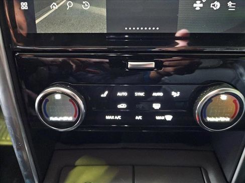 New 2025 Land Rover Discovery S image 23