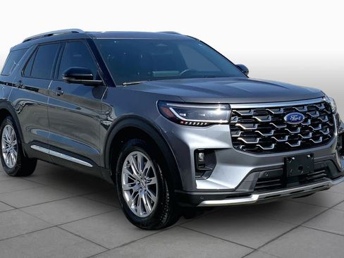 Certified 2025 Ford Explorer Platinum RWD image 3