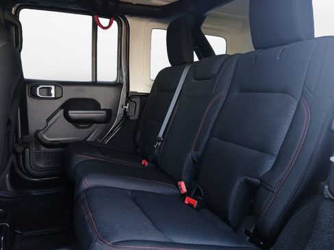 Used 2023 Jeep Wrangler Unlimited Rubicon w/ Cold Weather Group AWD/4WD image 22