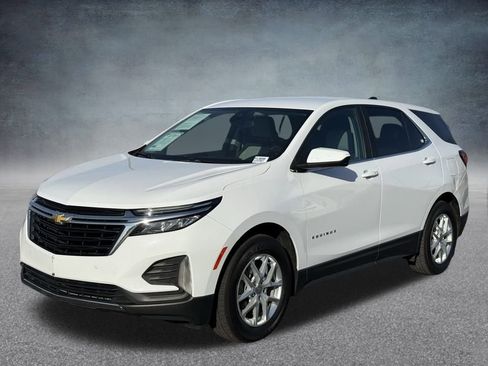 Used 2022 Chevrolet Equinox LT w/ Driver Convenience Package image 3