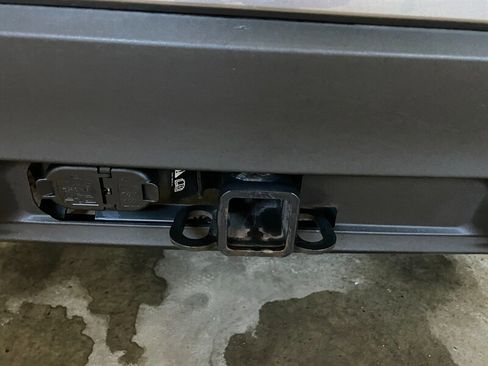 Used 2022 Ford Explorer 4WD w/ Class IV Trailer Tow Package image 33