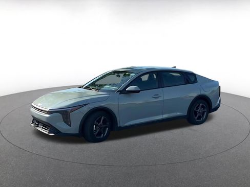 Used 2025 Kia K4 LXS image 8