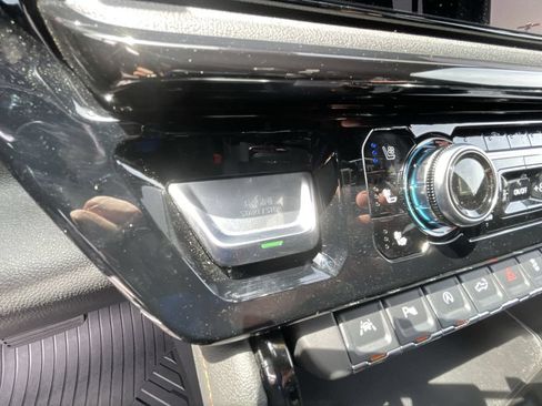 Certified 2024 GMC Sierra 1500 AT4 w/ Technology Package AWD/4WD image 18