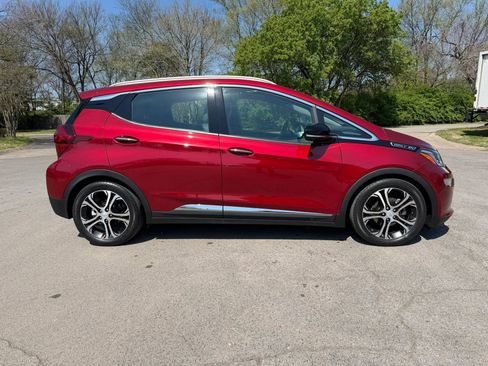Used 2019 Chevrolet Bolt Premier w/ Infotainment Package image 5