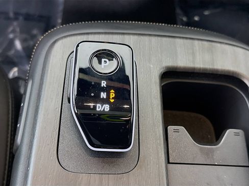 Certified 2025 Nissan Ariya AWD image 11