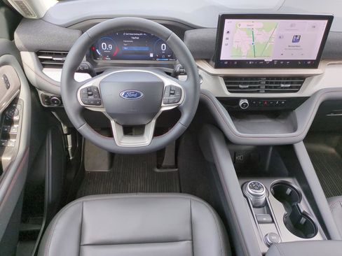 Used 2026 Ford Explorer Active w/ Active Comfort Package AWD/4WD image 12