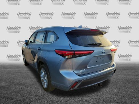 Used 2023 Toyota Highlander Limited FWD image 8