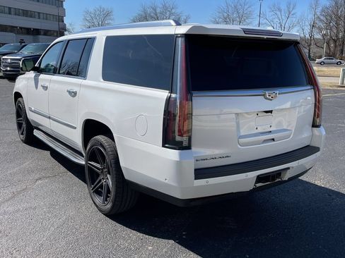 Used 2020 Cadillac Escalade ESV Premium Luxury AWD/4WD image 6