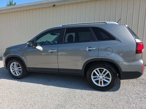 Used 2014 Kia Sorento LX FWD image 8